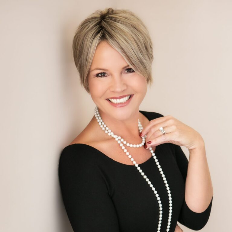 What to Wear for a Professional Business Headshot as a Women